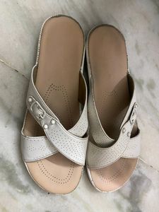 White Colour Slipper No Flows