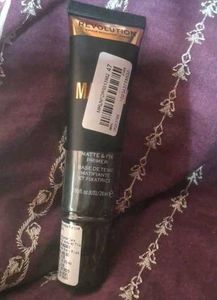 Revolution Mattify Matte &amp; Fix Primer