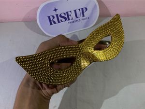 🔥 Gold Masquerade Mask