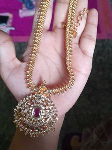 Elegant Gold Necklace