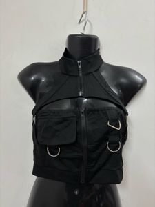 Multipocket Halter Neck top