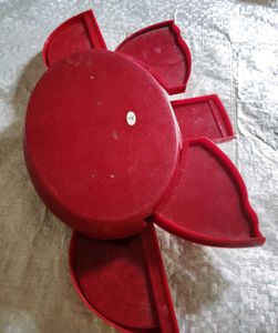 Flower Makeup Plate Front Side is Broken And Not U