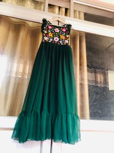 Green Floral Embroidered Gown💗💗💗💗