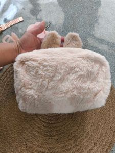 Cutie Fur Makeup Pouch 👝