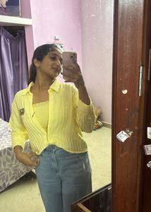 Pretty cute pastel yellow top!!!💛💛💛💛💛