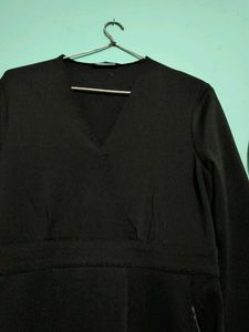 Black Midi Top With Pocket