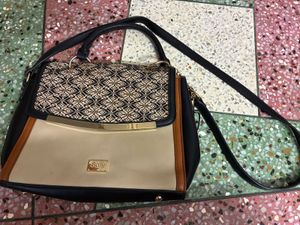 Stylish Allen Solly Handbag