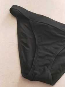 Black Bikini Bottom(Forever 21)