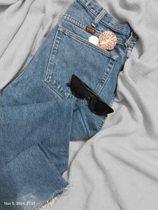 New High Waist  Wide Leg Jeans + 🎟️
