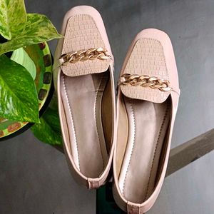🛍️ Elegant Beige Loafers ⭐⭐⭐⭐⭐