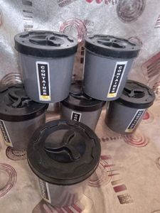 6 Piece Plastic Contener