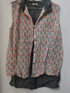 Patterned Sleeveless Blouse