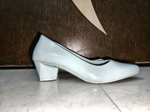Elegant Ballerinas