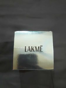 Lakme Hyaluronic Dewy Gel Creme