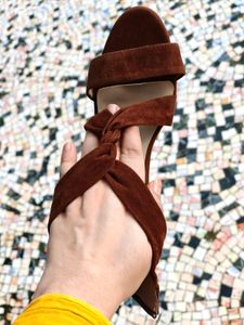 New 4 Inches Brown Heels 👠