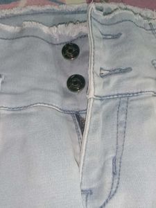 Woman Trendy Jeans Sale .....