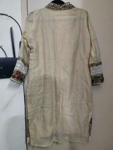 Ethnic Kurta with Paisley Print
