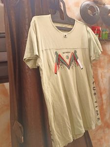 T-Shirts 2 Combo Casual Too Good Condition