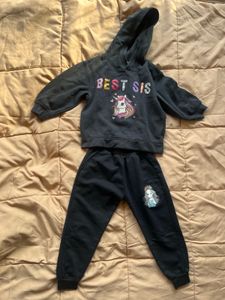 H&amp;M Kids' "Best Sis" Sweatshirt with free lowers