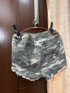 HIGH WAIST MILITARY PRINT SHORTS✨