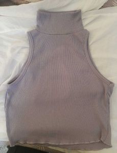Sleeveles Mockneck Top