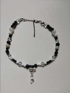 Chic Black &amp; White Beaded Bow Necklace