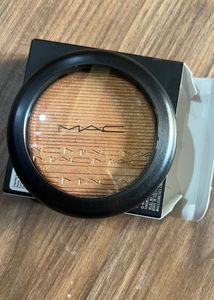 MAC HIGHLIGHTER