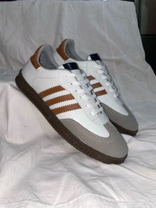 Stylish White ADIDAS Sneakers 👟 🔥🔥
