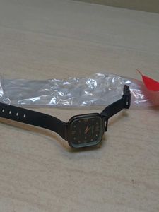 Trendy Black Square Dial Watch – Like New 🖤
