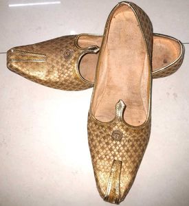 Gold Ethnic Jutti