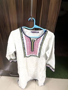 New Trisha By Pantaloons White Kurti