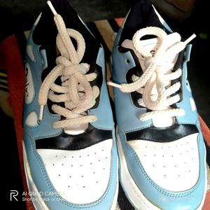 Ogly Sneakers