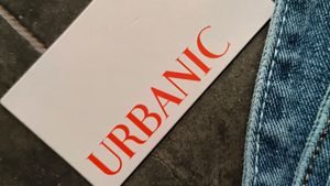 Urbanic Mom Fit Jeans
