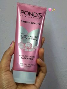 Pond&#39;s Bright Beauty Facewash