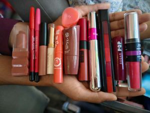 This Is Bundle Of Lipstick And Mascara