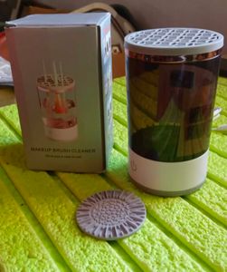 Make Up Brush Cleaner