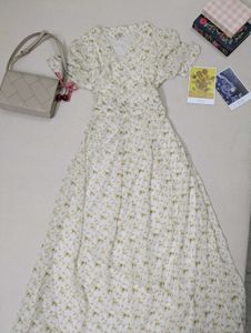 Latin Quarters Floral Green Dress