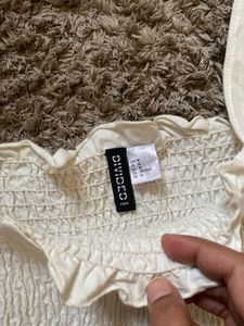 Off White sleevless crop top