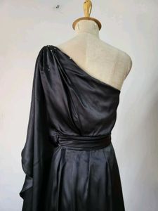 Elegant Black One-Shoulder Dress