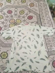 Feather Print T-Shirt