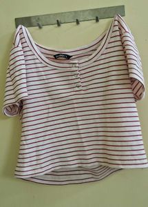 Lowkey Cute Henley Crop 🤍