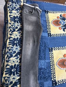 Jeans For Men And Women (New Condition)