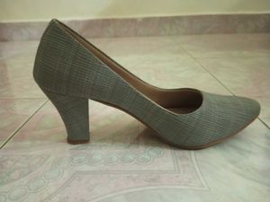 Women Bellies Sandal (Grey, 4)