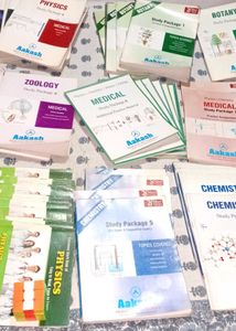 Neet &amp; JEE Aakash Prep Big Set + Free Extra Books