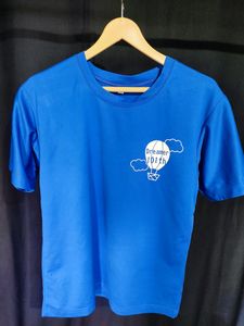 Cotton T-shirt.