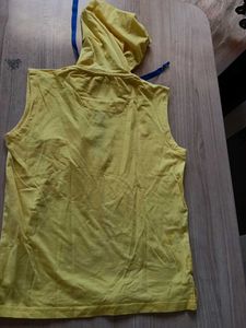 Used Huddie Boy&#39;s Yellow Tee cut sleeves