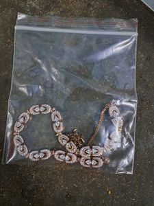 Elegant Crystal Link Necklace