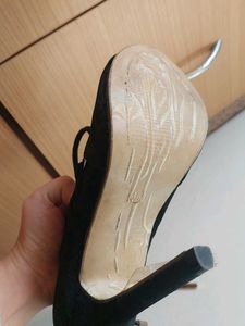 Pencil Heel Suede Shoe