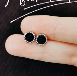 Attractive Dual-Tone Black Stud Earrings