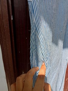 Blue And White Checked Sleevless Kurti